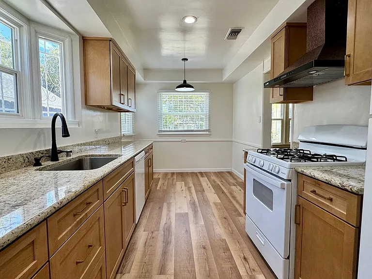 3513 S Sycamore Ave — Photo 27