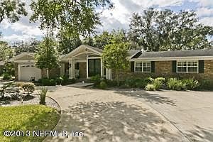 3rd image of 10006 Belleshore Cir W