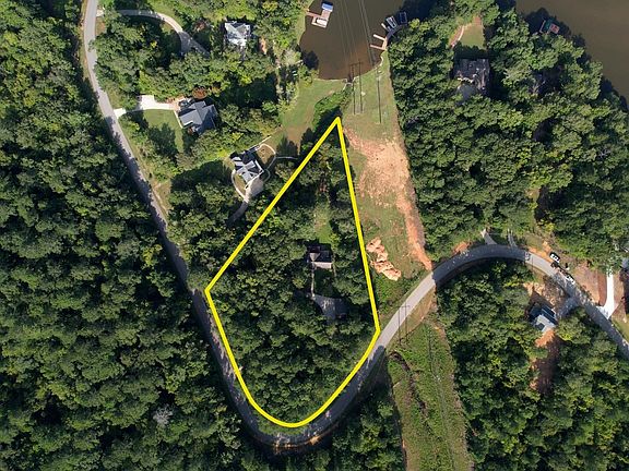 5th image of 1821 Northwoods Dr