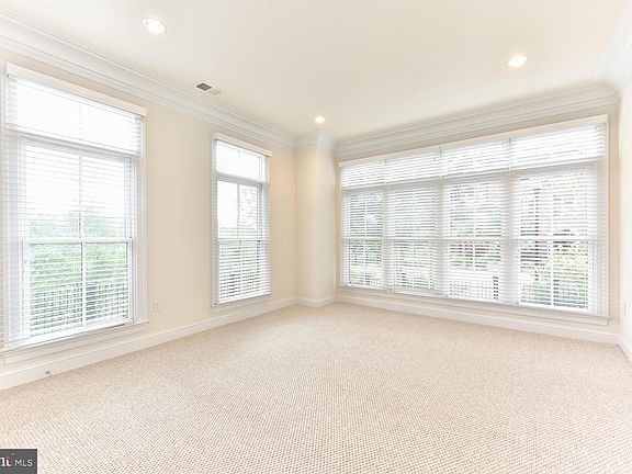 3rd image of 10861 Symphony Park Dr