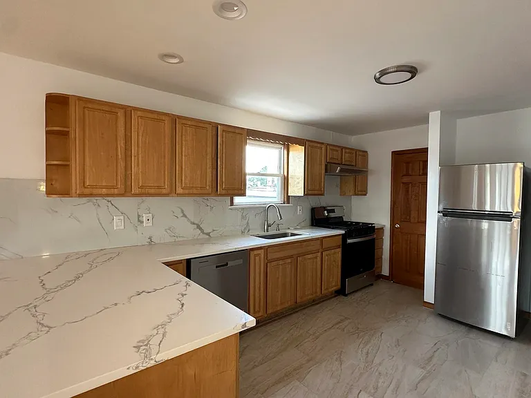 150 Clendenny Ave #2 — Photo 3