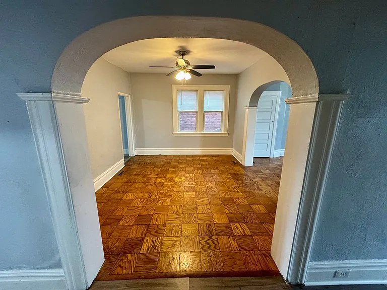 1810 Brownsville Rd — Photo 8