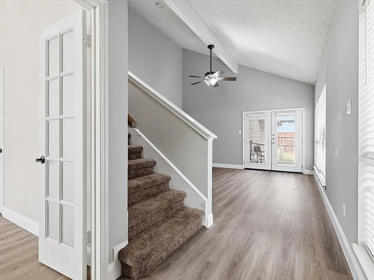 2909 Menlo Park Ln — Photo 5
