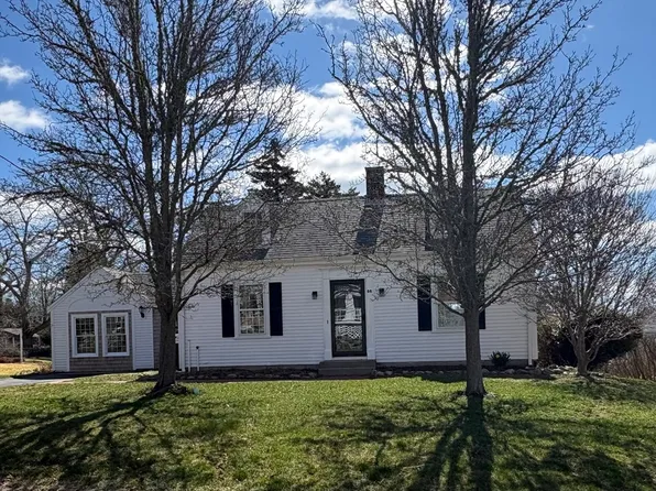 86 Shipyard Ln, Dartmouth, MA 02748