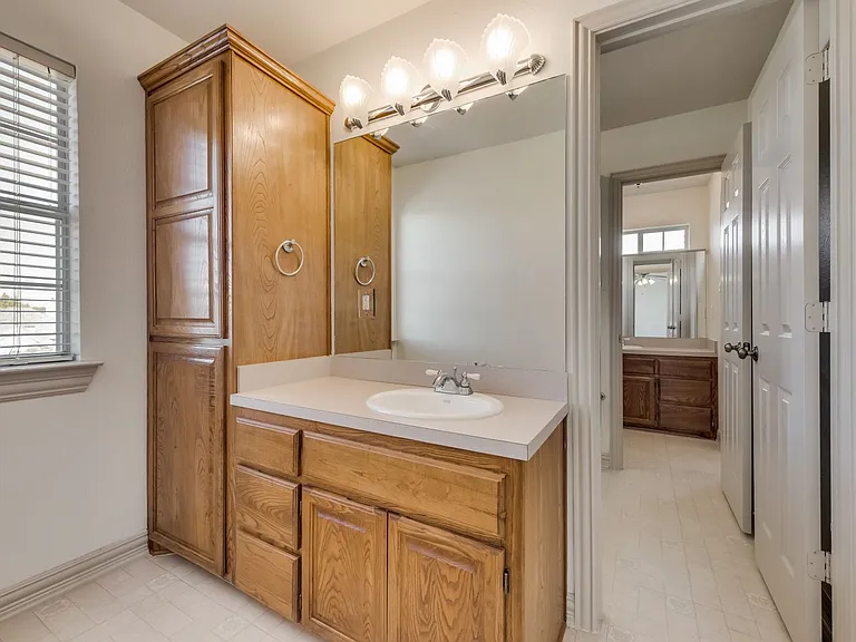 120 Cambridge Ct — Photo 26