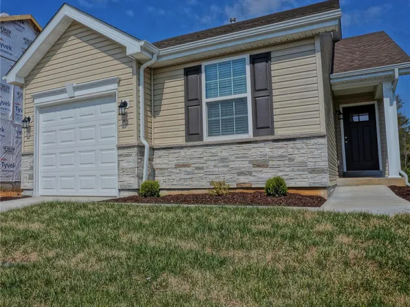 911 Walnut Point Dr, Imperial, MO 63052