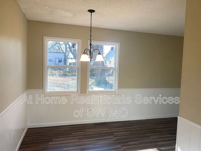 2428 W Phelps St — Photo 4