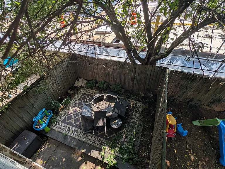 252 Elm St — Photo 13
