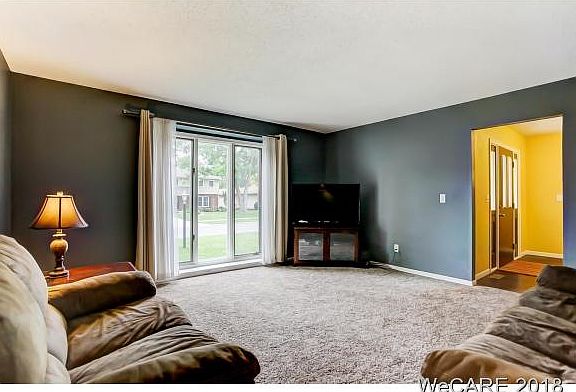 4th image of 703 Bentwood Ave