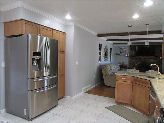 5th image of 7681 Walnutwood Dr