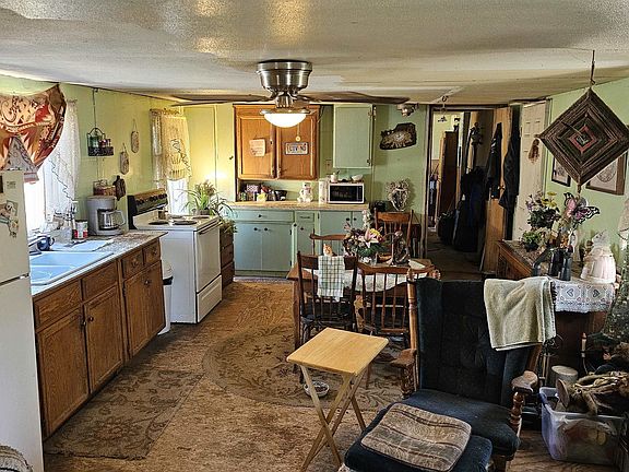 3rd image of 5604B Martha Boardman Rd