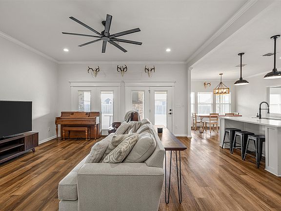 4th image of 395 Cavitt Ct