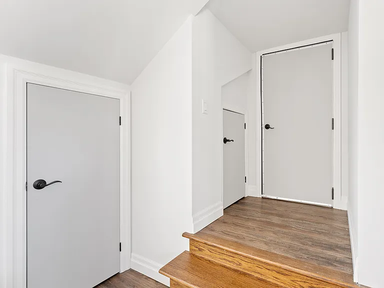 2014 Edinburgh Dr — Photo 19