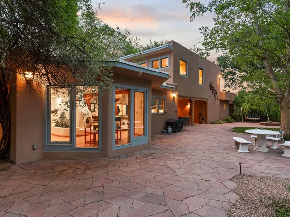 532 Westgate Ln NW, Los Ranchos De Albuquerque, NM 87107