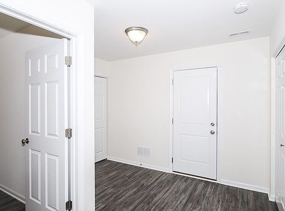 3rd image of 1507 Denny Way