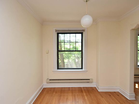 5th image of 373 Hazel Ave #2B