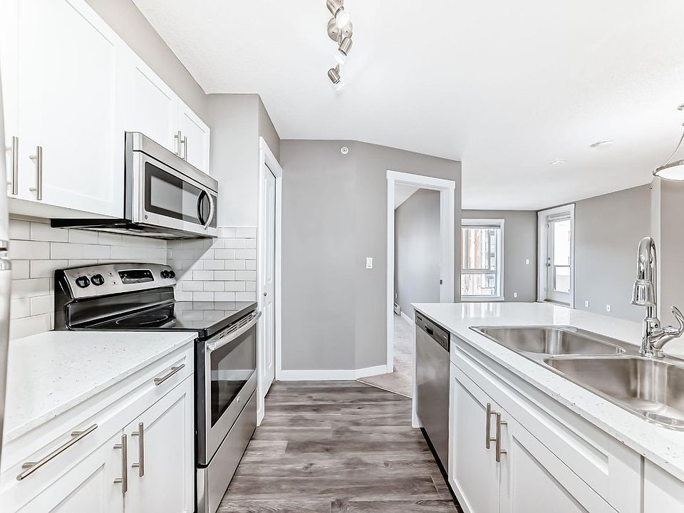 1st image of 20 Kincora Glen Park NW #606