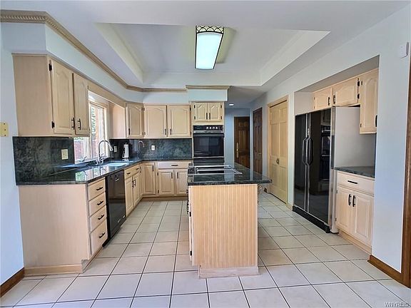 3rd image of 5879 Forest Creek Dr