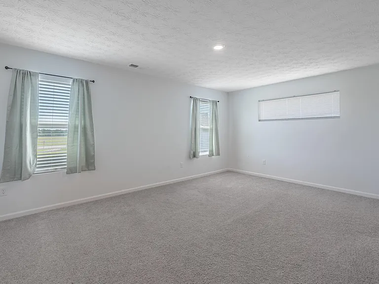 4000 Summit Ct — Photo 14