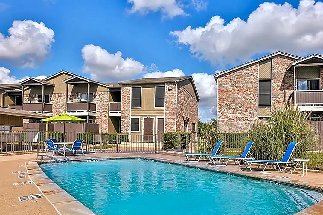 Northwood Village Apartments — Photo 4