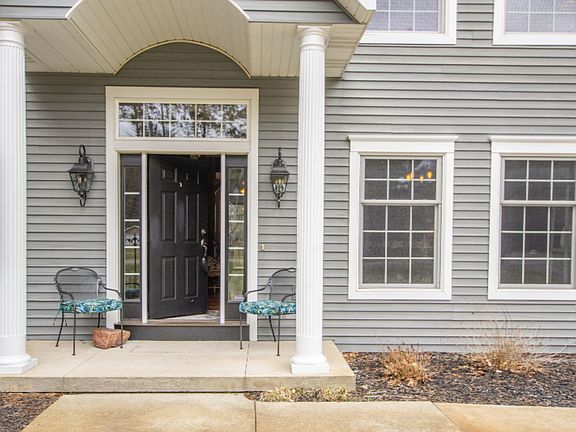 2nd image of 501 Old School Forest Ln