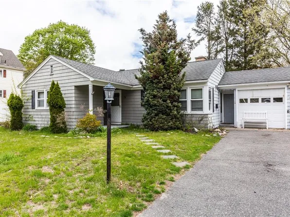 48 Hemlock Ave, Cranston, RI 02910