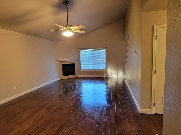 2nd image of 1910 Wildrose Dr