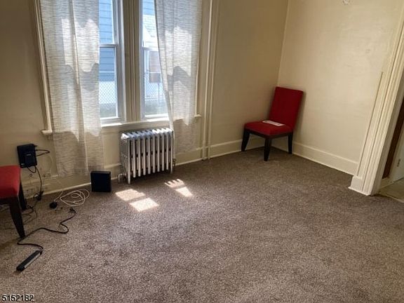 4th image of 251 Waverly Pl Floor 1