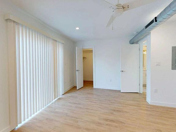 5th image of 4505 Cedar Dr #104