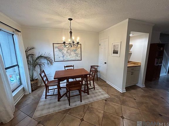 4th image of 929 Ridgepoint Ct