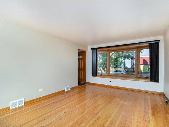 4th image of 6253 N Harlem Ave