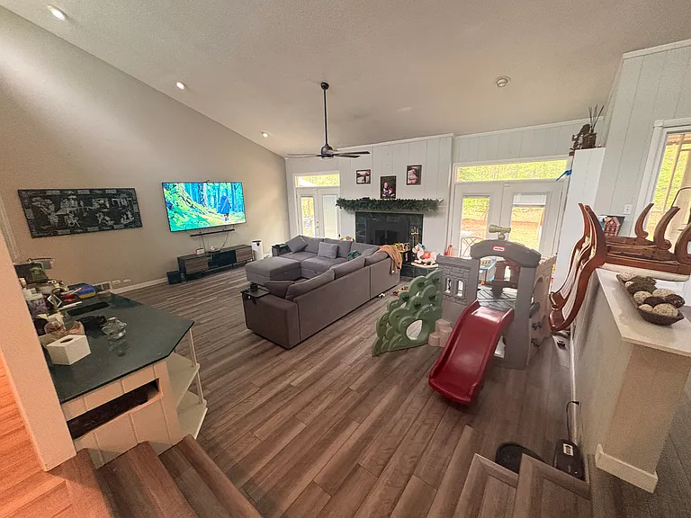 1468 Ridge Rd — Photo 4