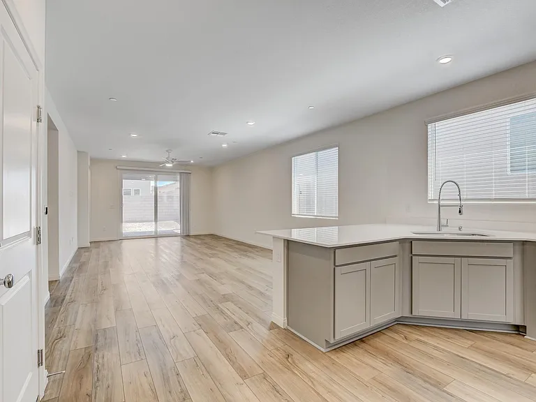 10171 Handline Chute St — Photo 2