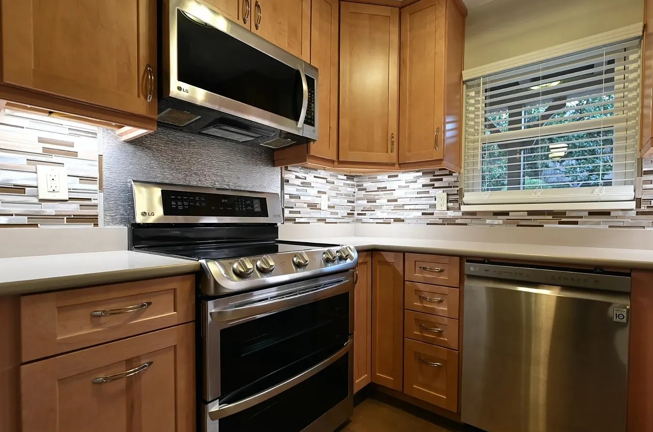 2 bed, 838 sqft, $1,400 — Photo 4