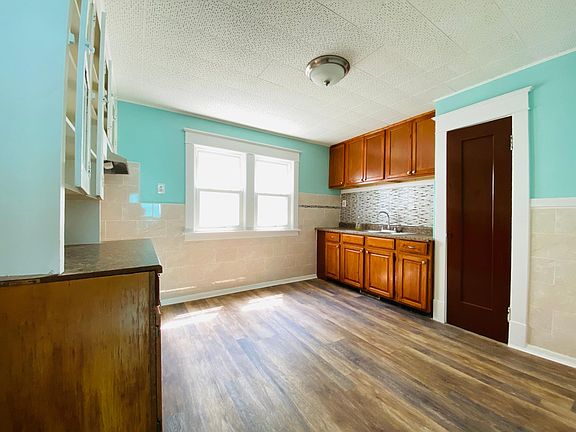 4th image of 103 Shirley Ave Floor 1