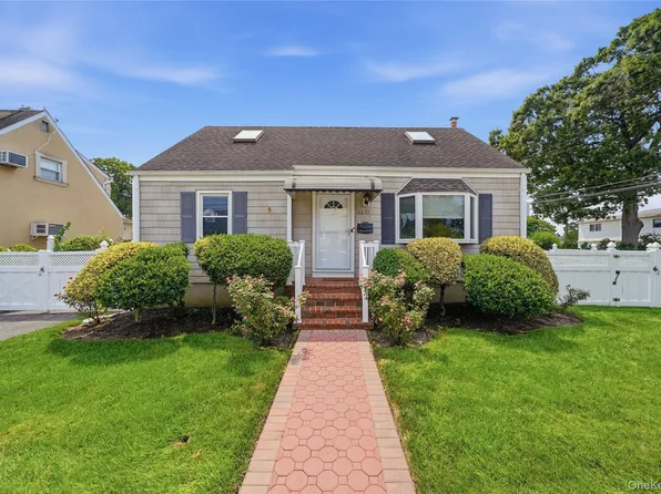 1377 C Street, Elmont, NY 11003