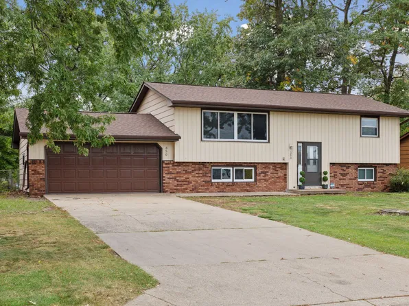350 Sanburnol Dr NE, Spring Lake Park, MN 55432