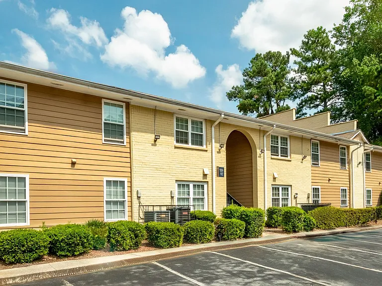 Crystal Heights Apartments — Photo 7