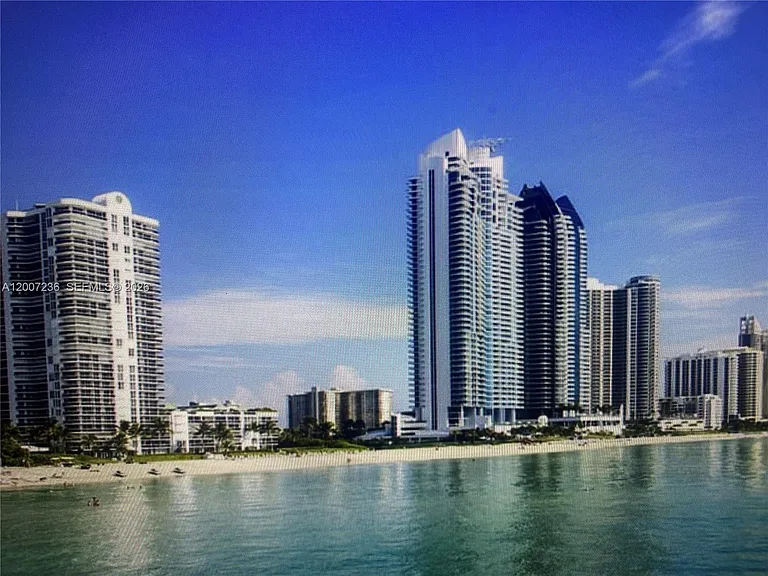 17121 Collins Ave #4006 — Photo 8