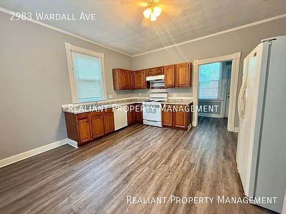 4th image of 2983 Wardall Ave