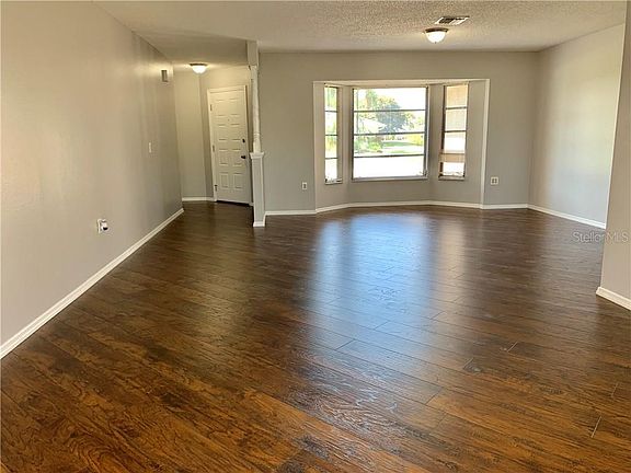 4th image of 267 Mark Twain Ln