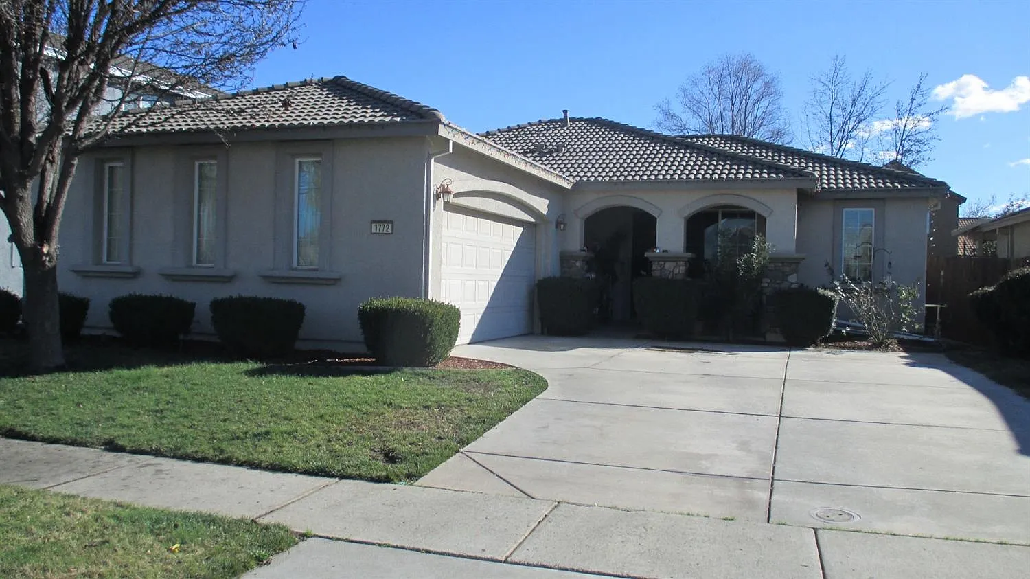 1772 Shoreline Dr photo 1