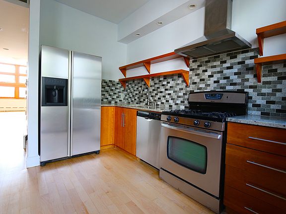 5th image of 179 Columbia St