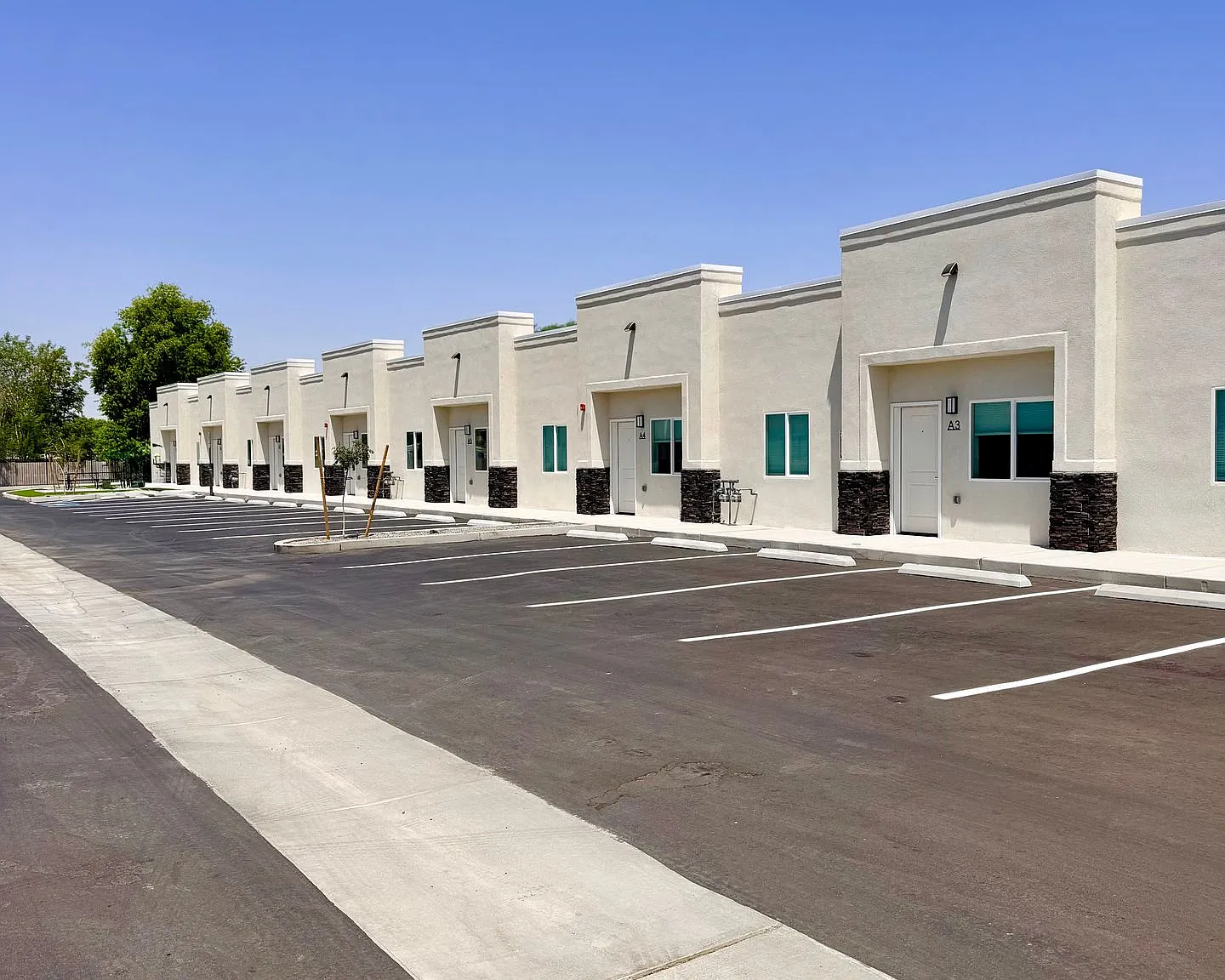 Brand New 2 Bedroom 2 Bath gated community apartments. — Photo 1
