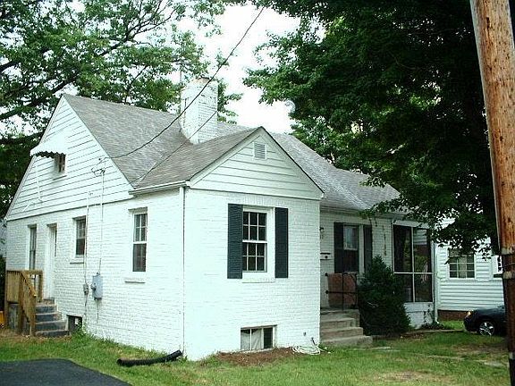 3rd image of 832 N Wakefield St