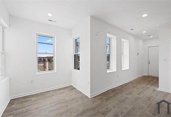 5th image of 2553 W Harold St #1