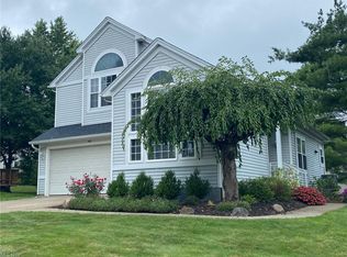 202 Woodbridge Ln, Chardon, OH 44024