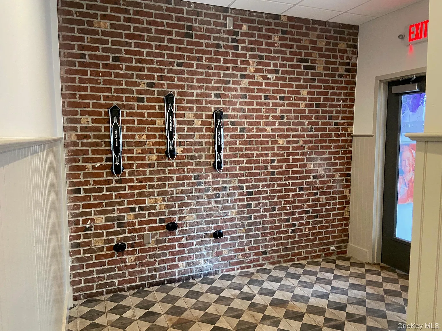 2 bed, 1.0 bath, 950 sqft, $3,050 — Photo 2