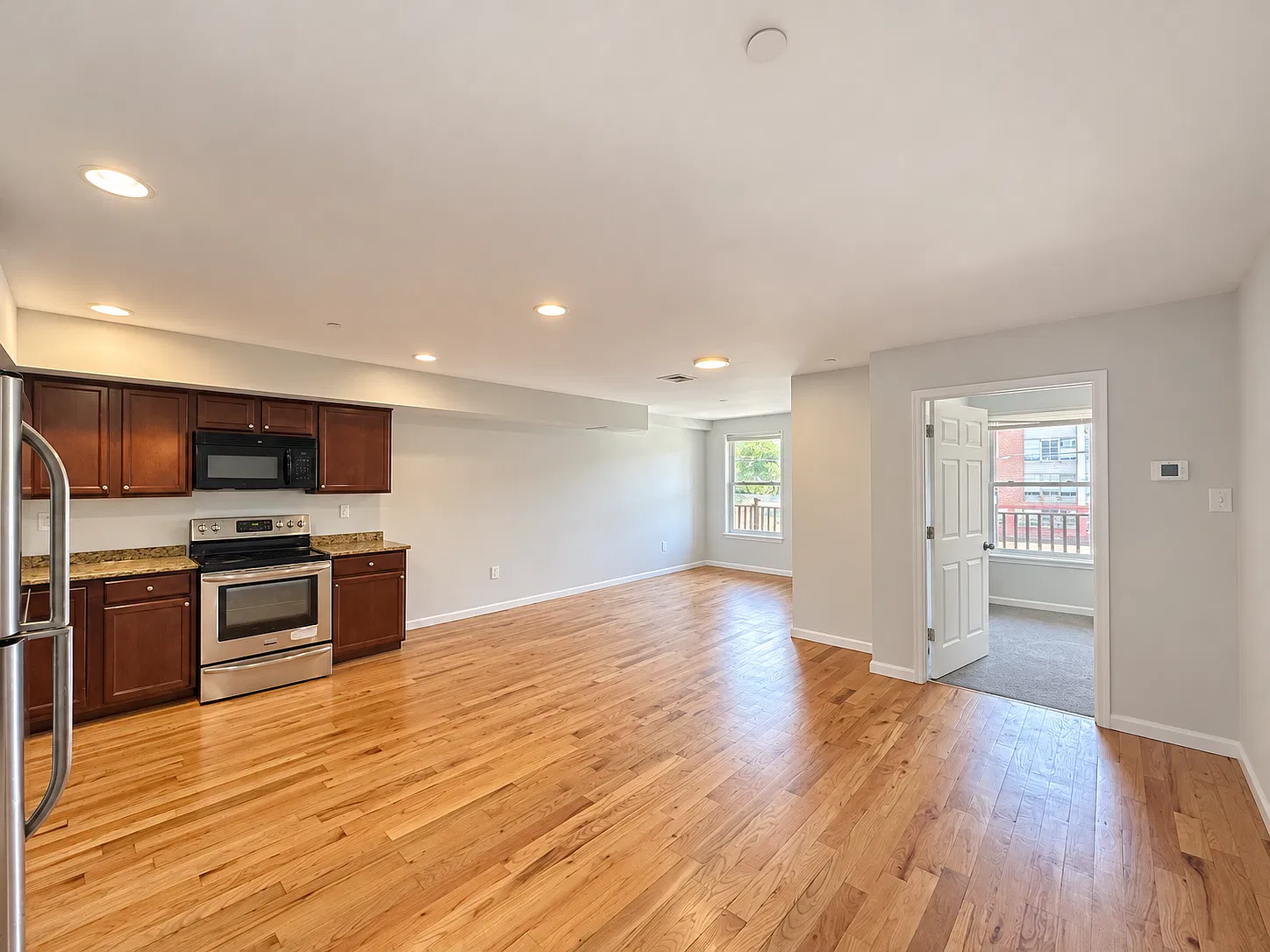 3 bed, 2200 sqft, $1,715 — Photo 3