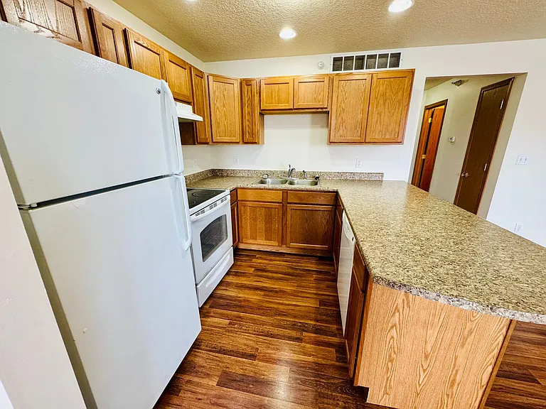 Briarwood Apartments and Villas — Photo 37